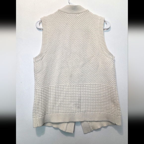 Top Sleeveless Crochet Vest With Cotton Button SzM - Picture 2 of 9